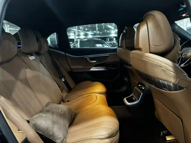 Mercedes-Benz E-Class — Фото автомобиля 16
