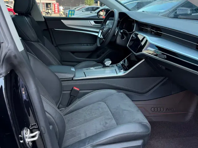 Audi A7L — Фото автомобиля 5