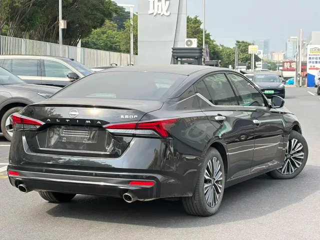 Nissan Teana — Фото автомобиля 13
