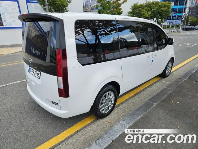 Hyundai Staria — Фото автомобиля 2