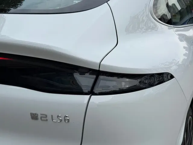IM Motors LS6 — Фото автомобиля 9