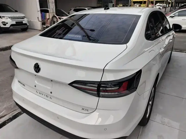 Volkswagen Lavida — Фото автомобиля 6