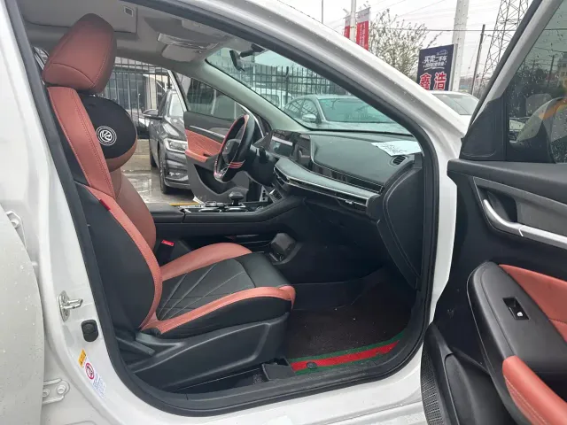 Changan Eado — Фото автомобиля 7