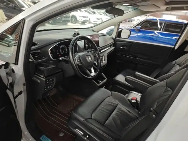 Honda Elysion — Фото автомобиля 14