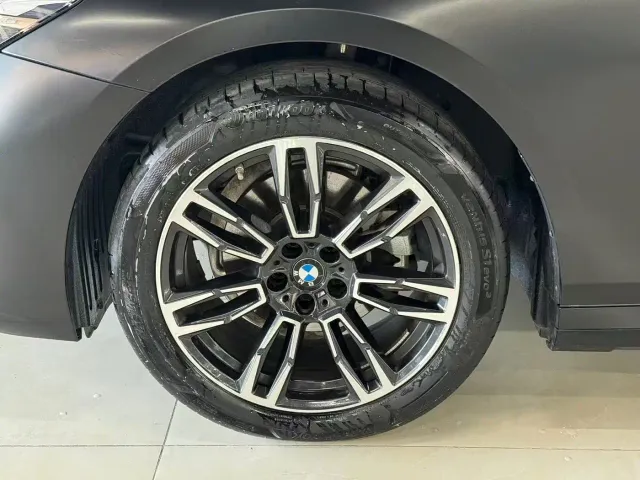BMW 5 Series — Фото автомобиля 6