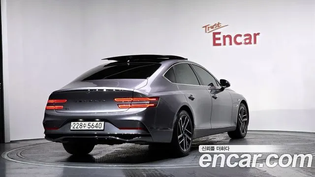 Genesis G80 Бензин 2.5 турбо 2WD — Фото автомобиля 2