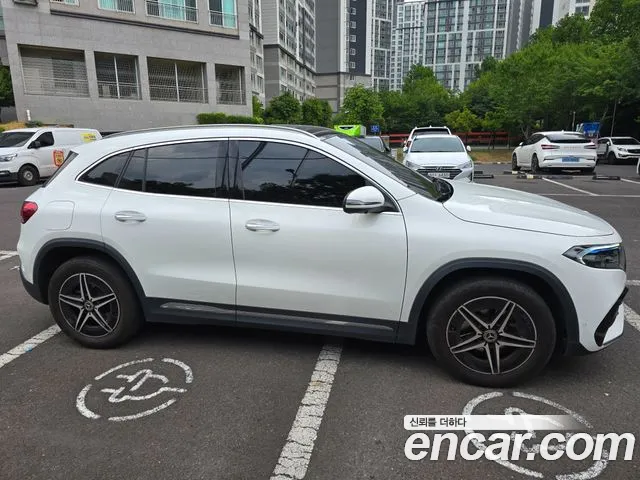 Mercedes-Benz EQA — Фото автомобиля 3