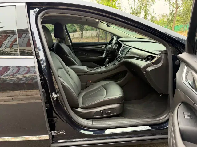 Buick LaCrosse — Фото автомобиля 8