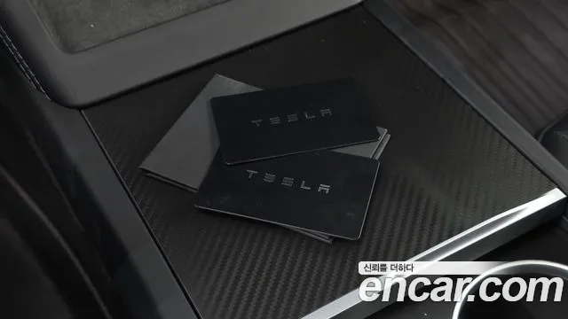 Tesla Model 3 — Фото автомобиля 29
