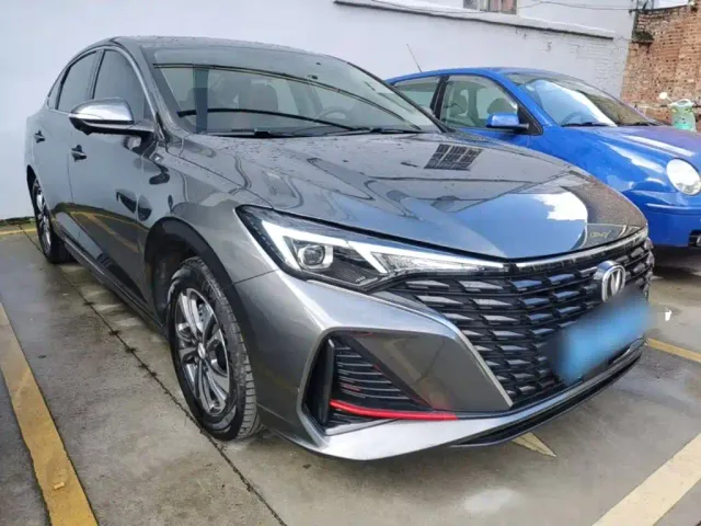 Changan Eado — Фото автомобиля 3