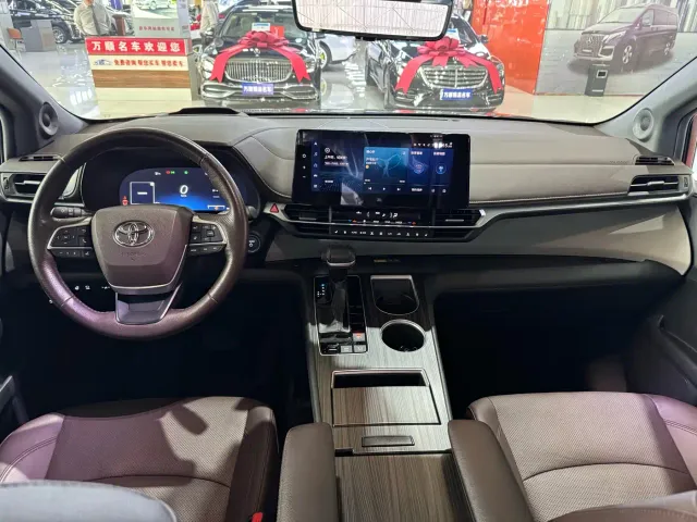 Toyota Granvia — Фото автомобиля 17