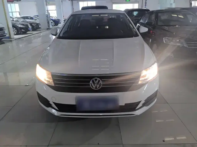 Volkswagen Lavida — Фото автомобиля 2