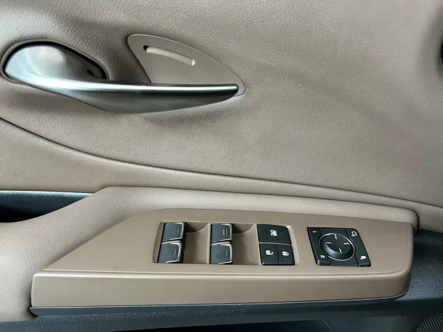 Lexus ES — Фото автомобиля 20