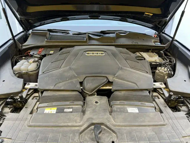 Audi Q8 — Фото автомобиля 11