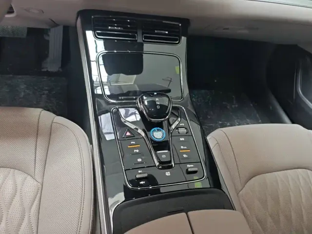 BYD Han — Фото автомобиля 13