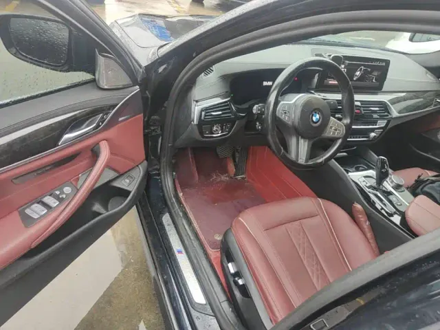 BMW 5 Series — Фото автомобиля 15