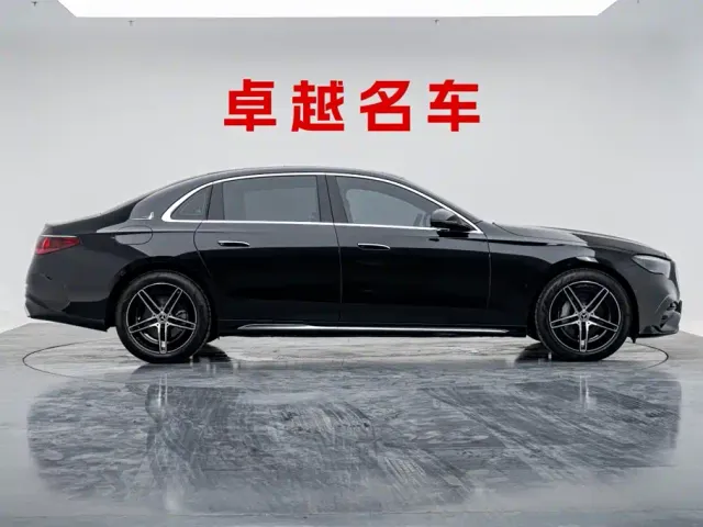 Mercedes-Benz E-Class — Фото автомобиля 4