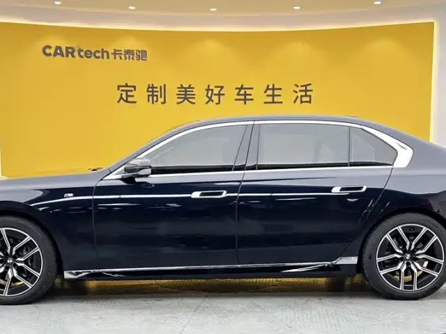 BMW 7 Series — Фото автомобиля 6