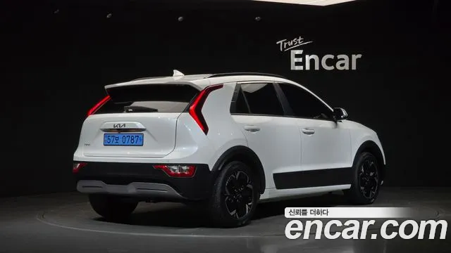 Фотография автомобиля — Kia Niro