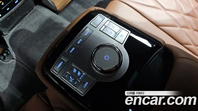 Genesis G80 Бензин 2.5 турбо AWD — Фото автомобиля 18