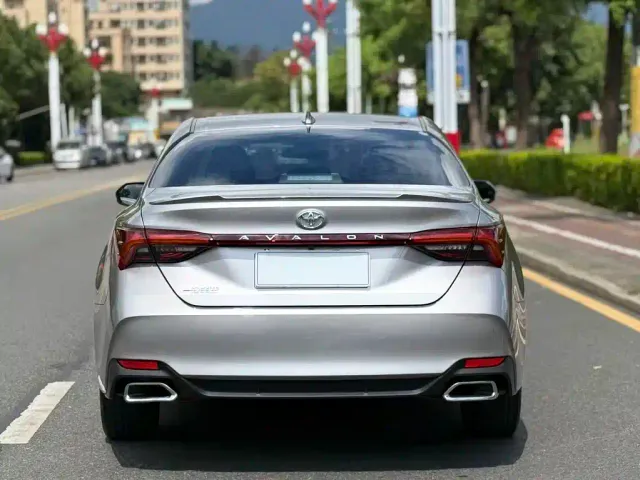Toyota Avalon — Фото автомобиля 9