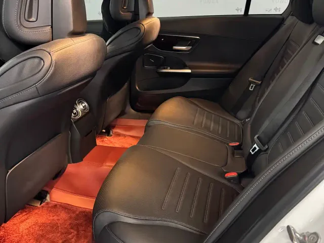 Mercedes-Benz C-Class — Фото автомобиля 5