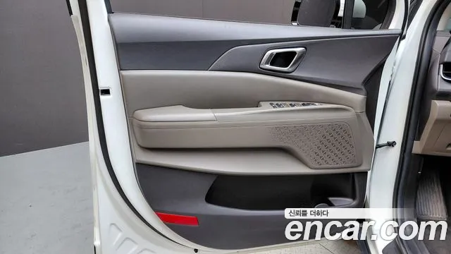 Kia Carnival Generation 4 — Фото автомобиля 13