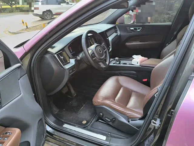 Volvo XC60 — Фото автомобиля 17