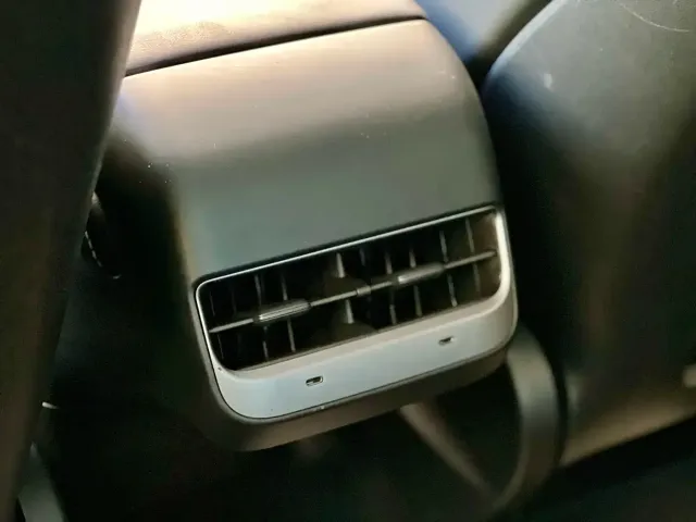 Tesla Model Y 2022 Facelift Rear-Wheel Drive Version — Фото автомобиля 9