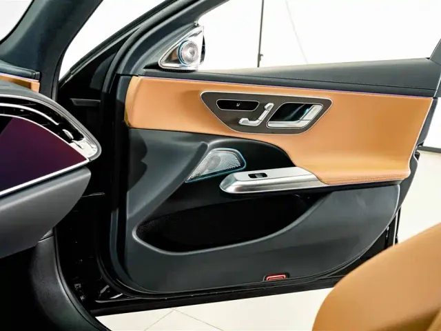 Mercedes-Benz E-Class — Фото автомобиля 16