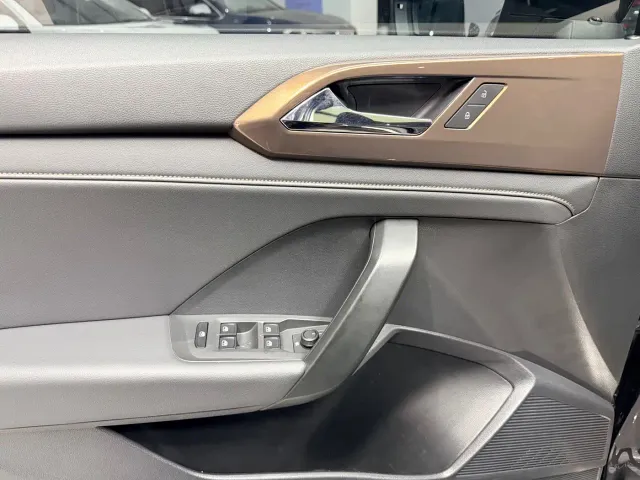 Volkswagen Tharu — Фото автомобиля 13