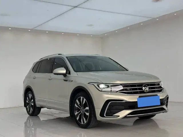 Volkswagen Tiguan L — Фото автомобиля 3