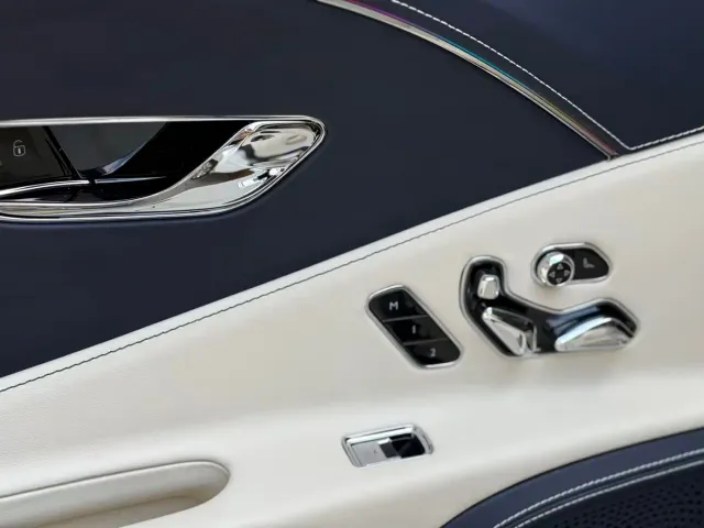 Bentley Flying Spur — Фото автомобиля 22