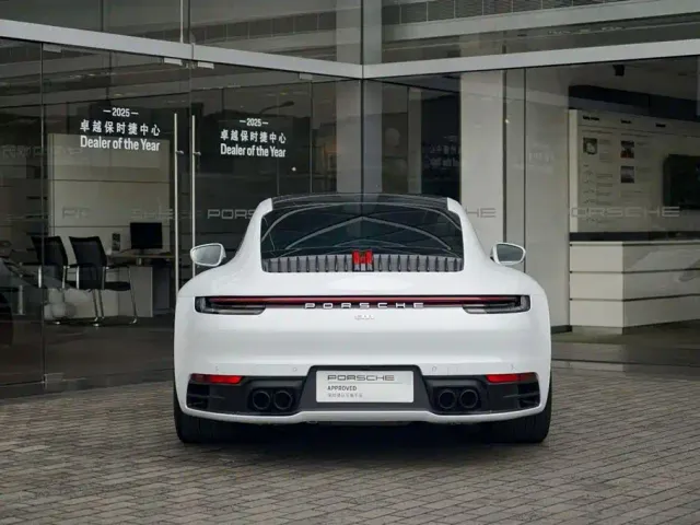 Porsche 911 — Фото автомобиля 6