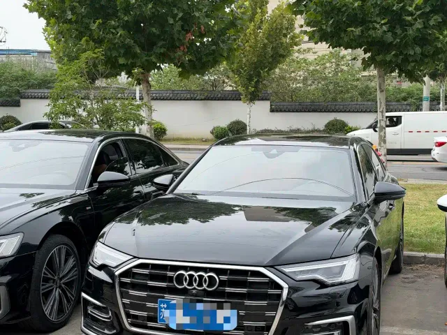 Фотография автомобиля — Audi A6L