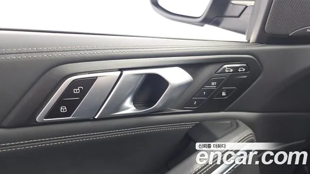 BMW X6 xDrive40i M Sport — Фото автомобиля 25
