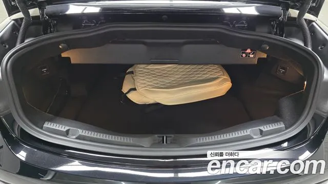 Mercedes-Benz E-Class — Фото автомобиля 14