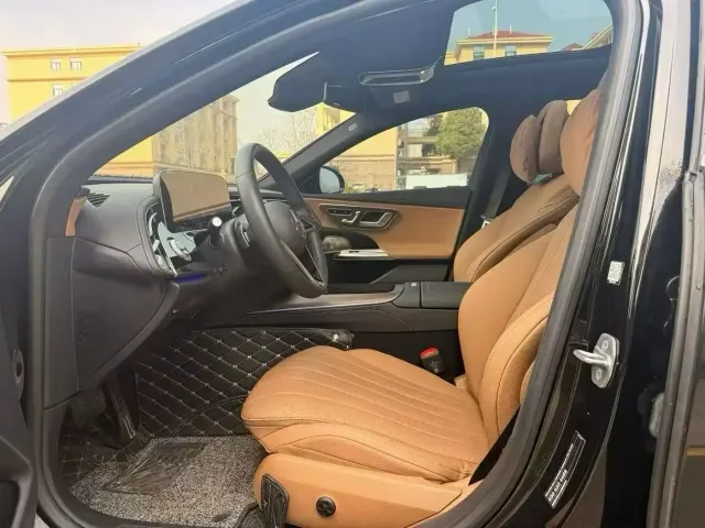 Mercedes-Benz E-Class — Фото автомобиля 4