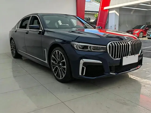 BMW 7 Series — Фото автомобиля 3