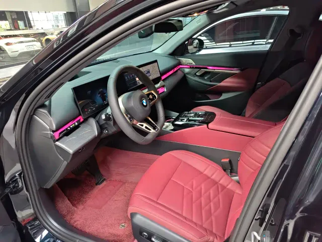 BMW 5 Series — Фото автомобиля 3