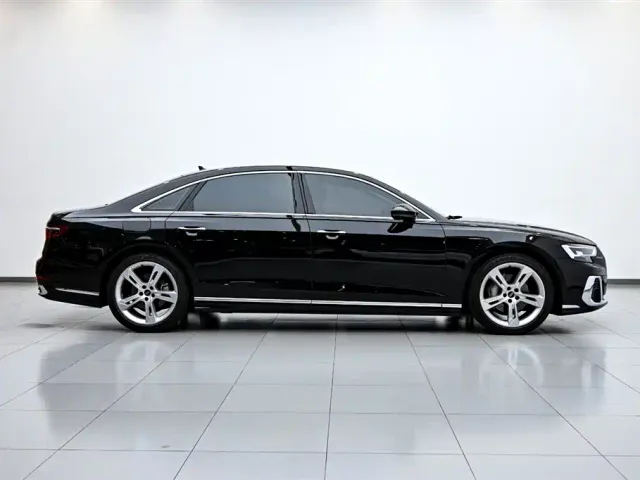 Audi A8 — Фото автомобиля 6