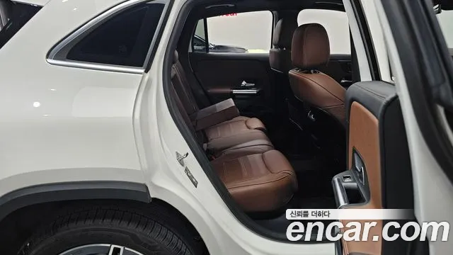 Mercedes-Benz GLA-Class H247 — Фото автомобиля 12