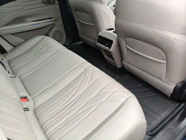 Geely Galaxy Xingyao 8 — Фото автомобиля 8