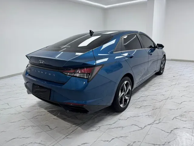 Hyundai Elantra — Фото автомобиля 5