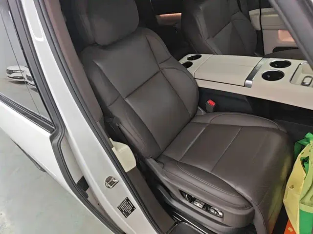 Li Auto MEGA — Фото автомобиля 24