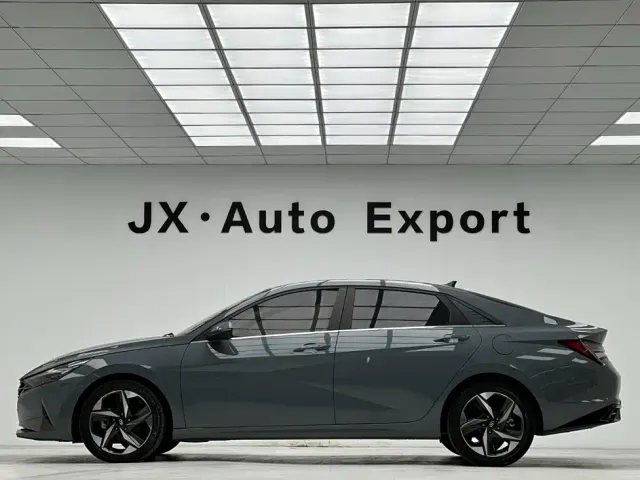 Hyundai Elantra — Фото автомобиля 24