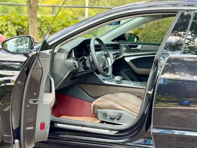 Audi A7L — Фото автомобиля 4