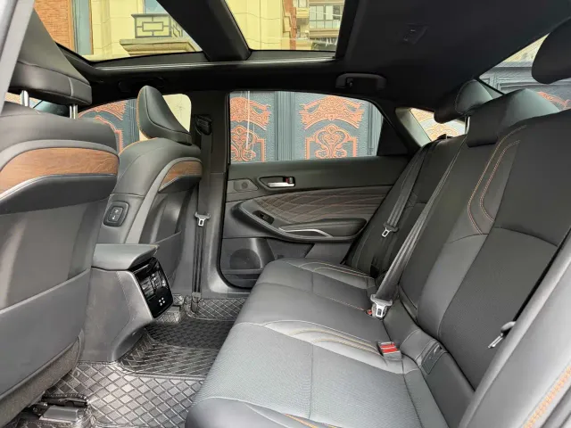 Toyota Avalon — Фото автомобиля 6