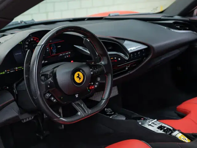 Ferrari SF90 — Фото автомобиля 9