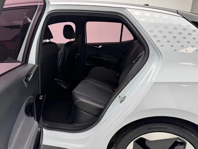 Volkswagen ID.3 — Фото автомобиля 12